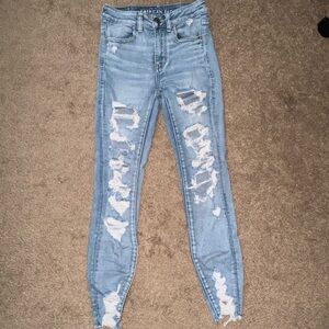 American Eagle ripped skinny jeans in size 2 short.